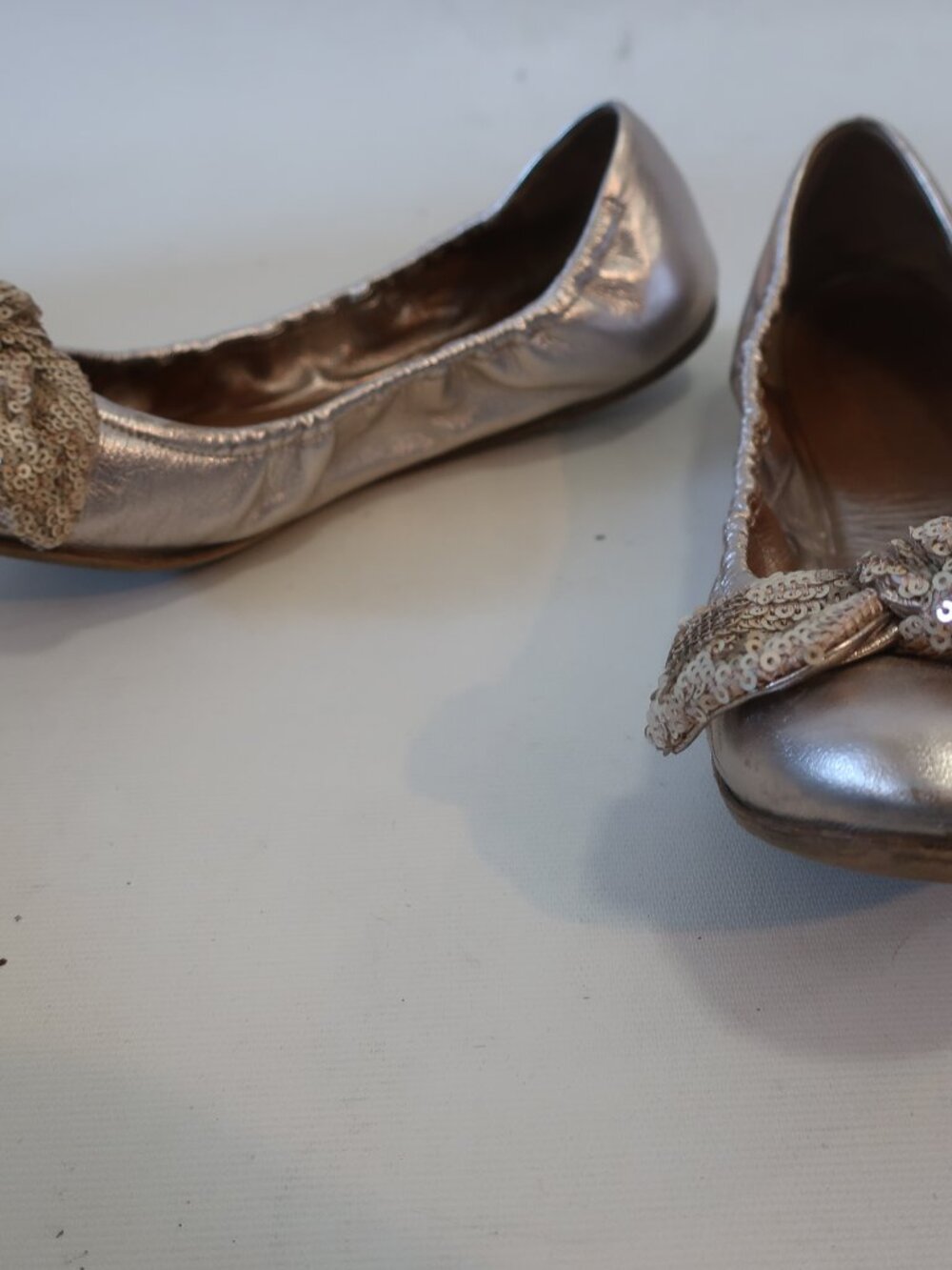 Louis Vuitton Metallic Gold Amulet Sequins Bow Scrunch Ballet Flats 37.5/US 7.5 - Picture 7 of 12